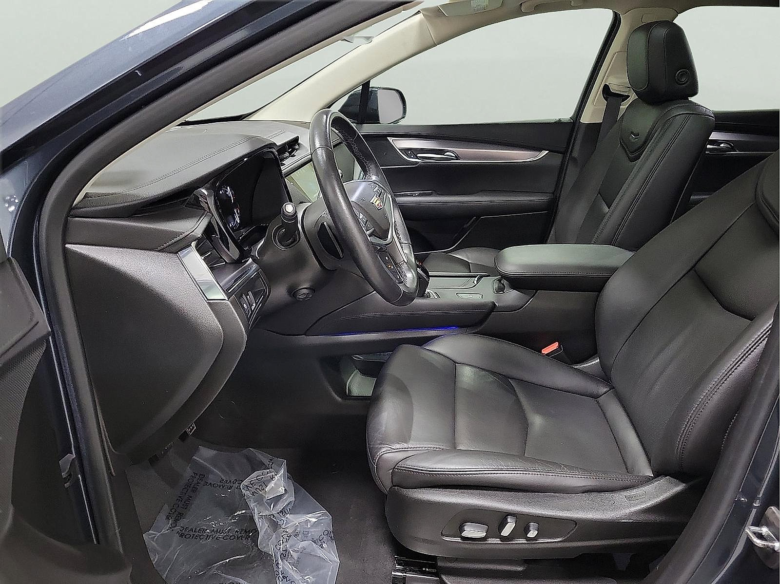 Used 2019 Cadillac XT5 Luxury w/ LPO, Black Ice Package FWD image 12