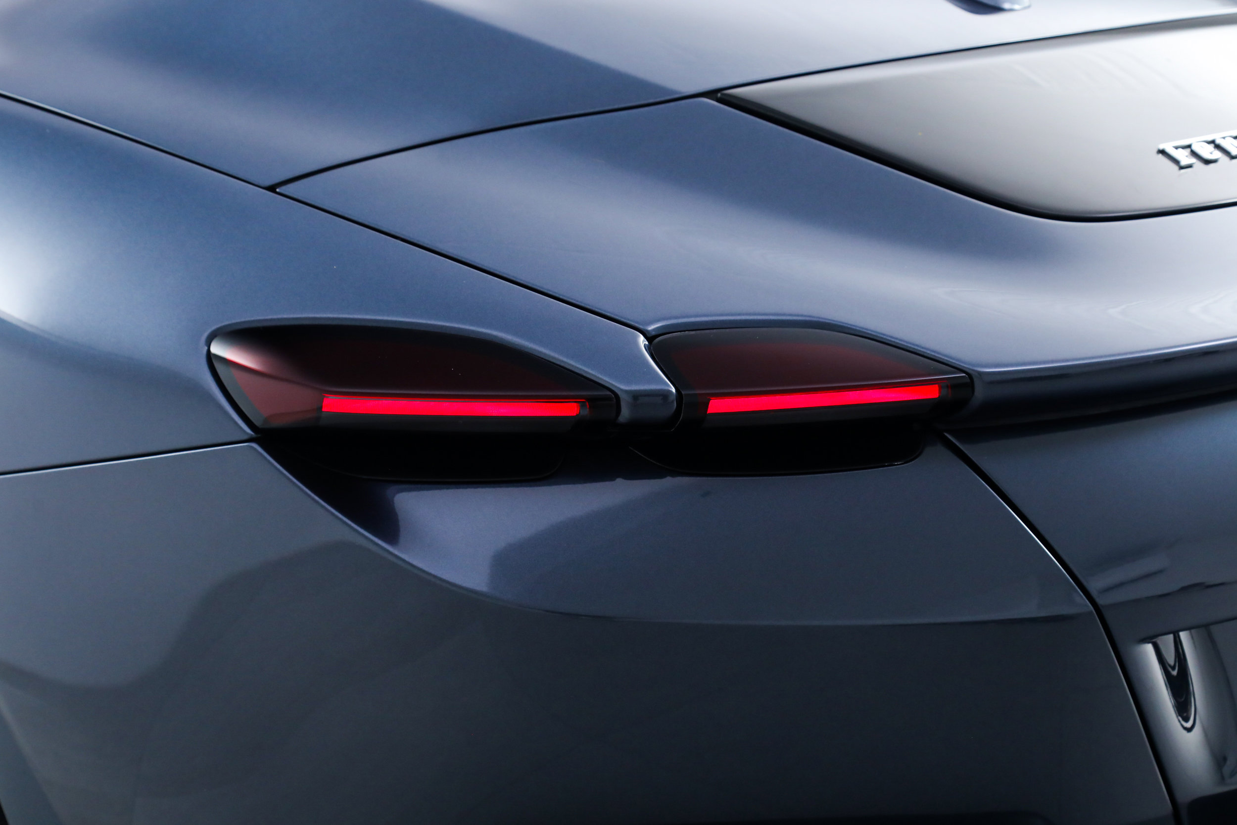 Certified 2025 Ferrari Roma Spider RWD image 17