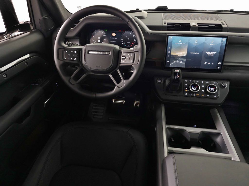 Used 2025 Land Rover Defender 90 V8 AWD/4WD image 21