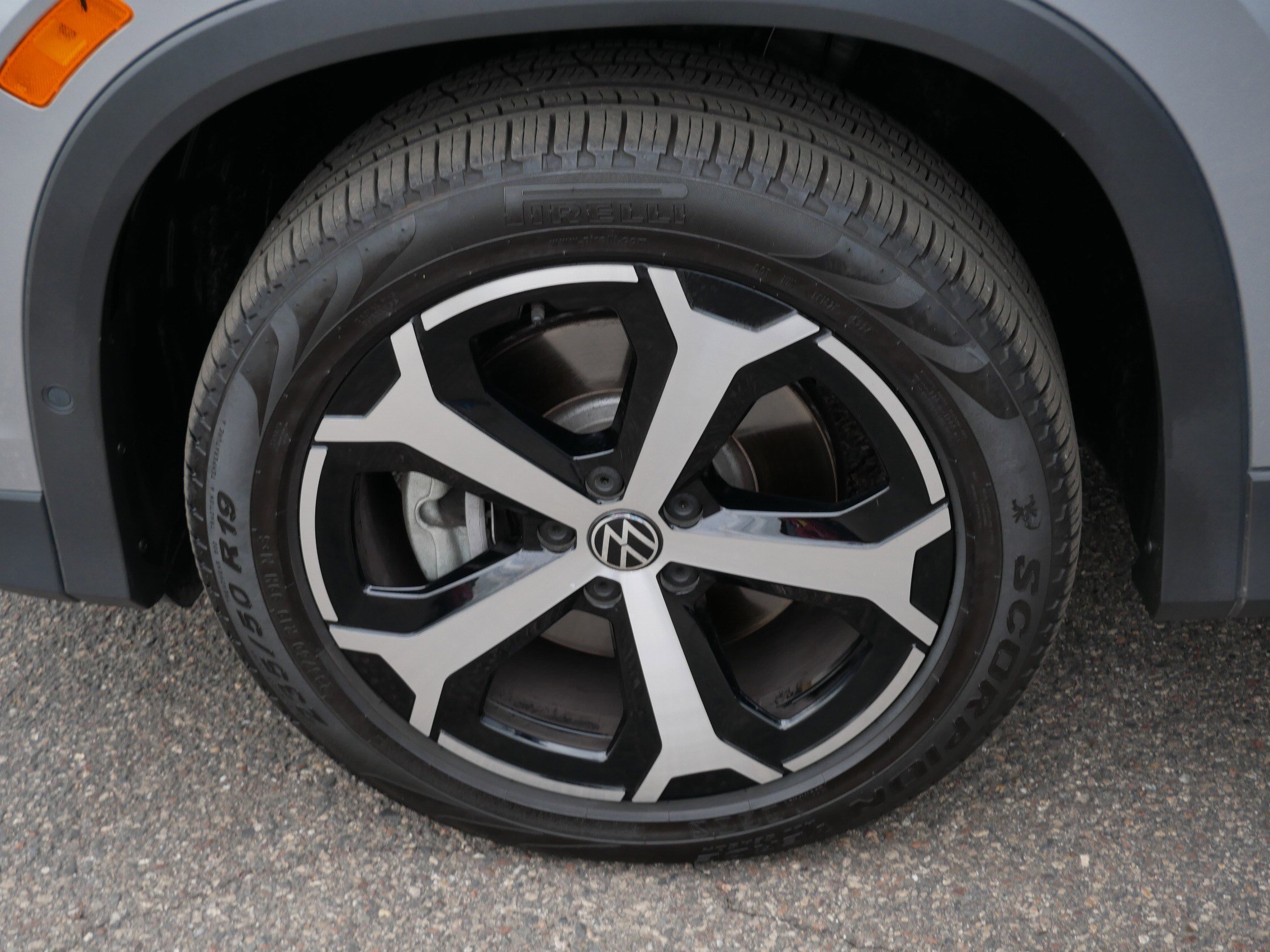 Certified 2025 Volkswagen Tiguan SE AWD/4WD image 15