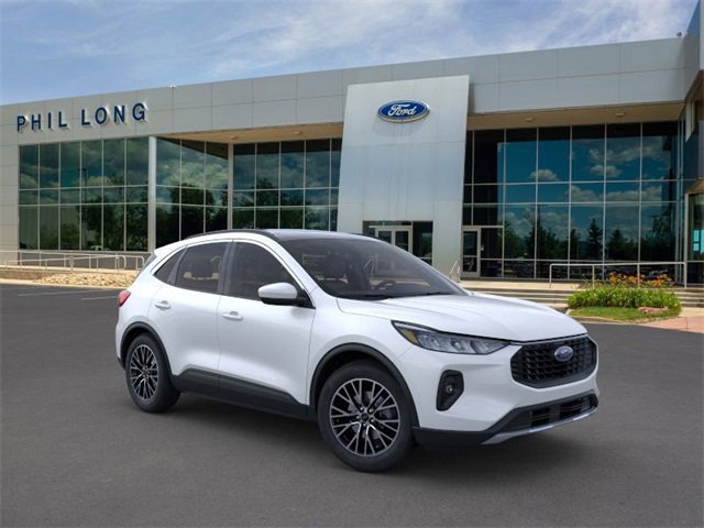 New 2025 Ford Escape SE w/ Class II Trailer Tow Package image 7