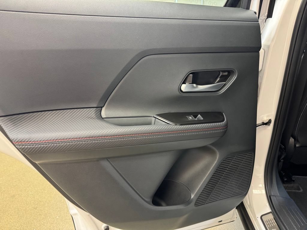 Used 2025 Nissan Kicks SR w/ Illumination Package AWD/4WD image 16
