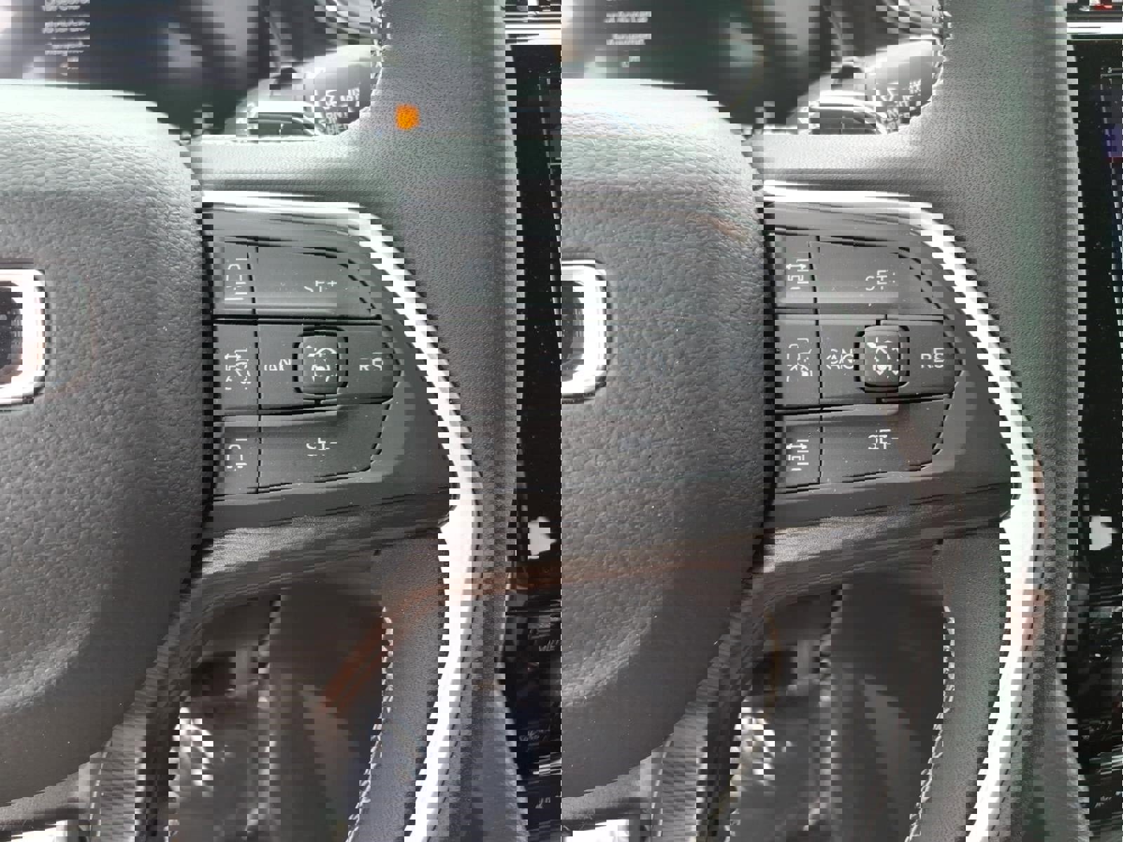 Certified 2025 Jeep Grand Cherokee Altitude image 21