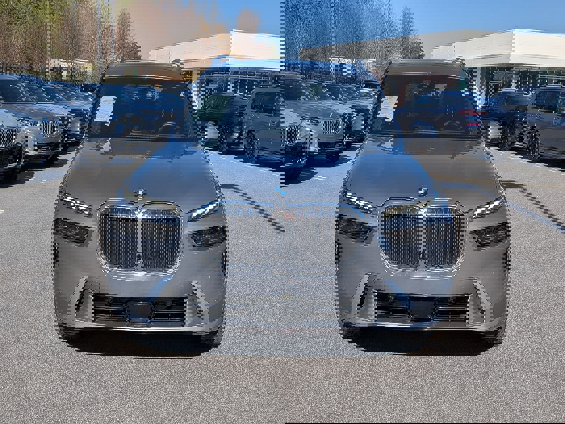 Used 2023 BMW X7 xDrive40i w/ Executive Package image 8