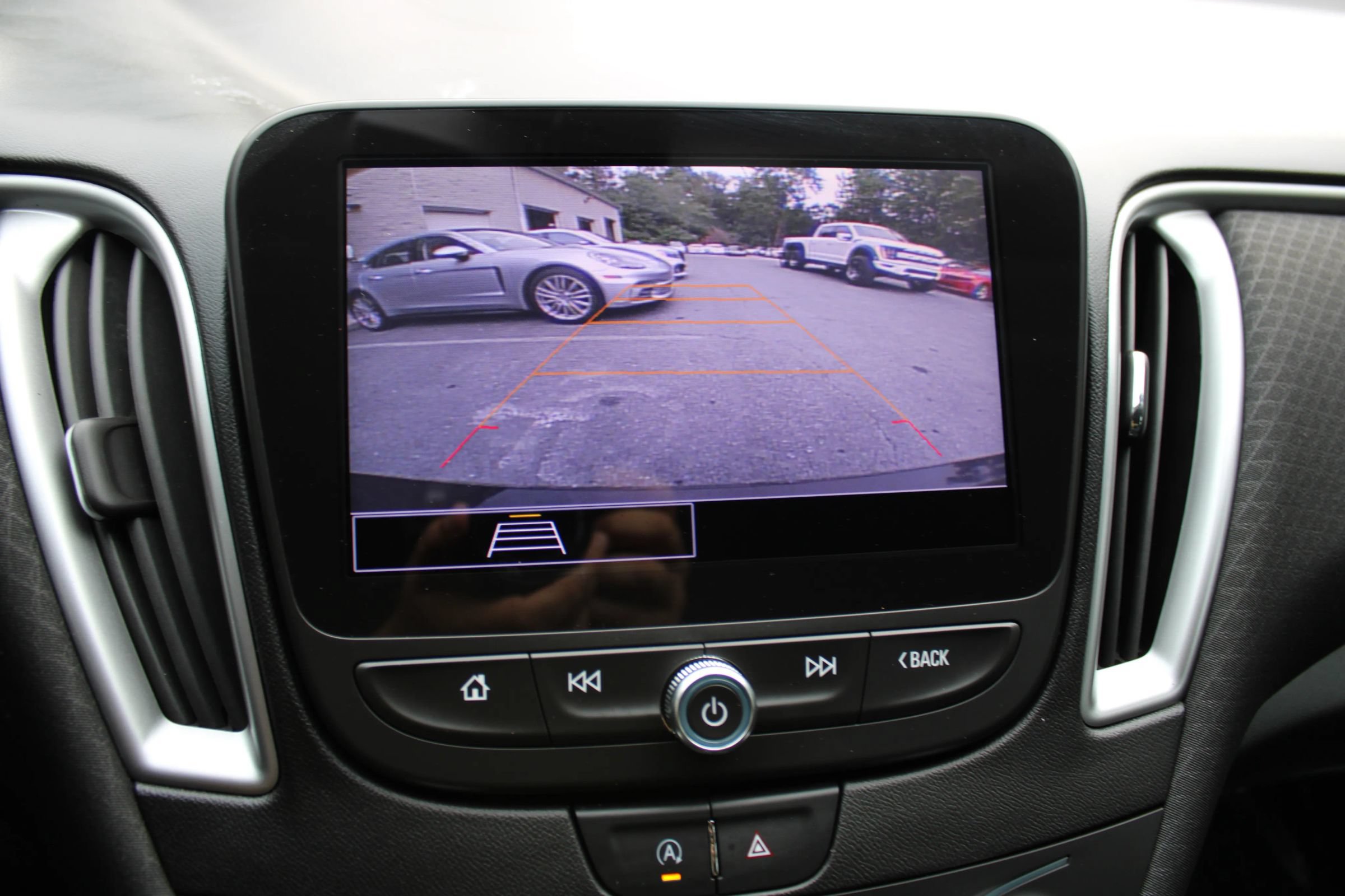Used 2021 Chevrolet Malibu RS FWD image 17