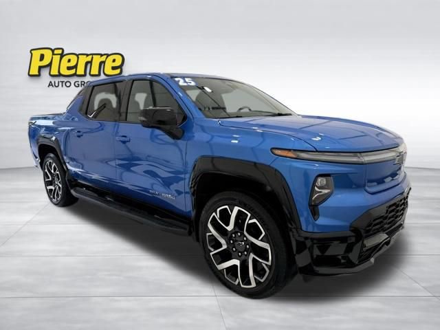Used 2025 Chevrolet Silverado EV RST AWD/4WD image 7