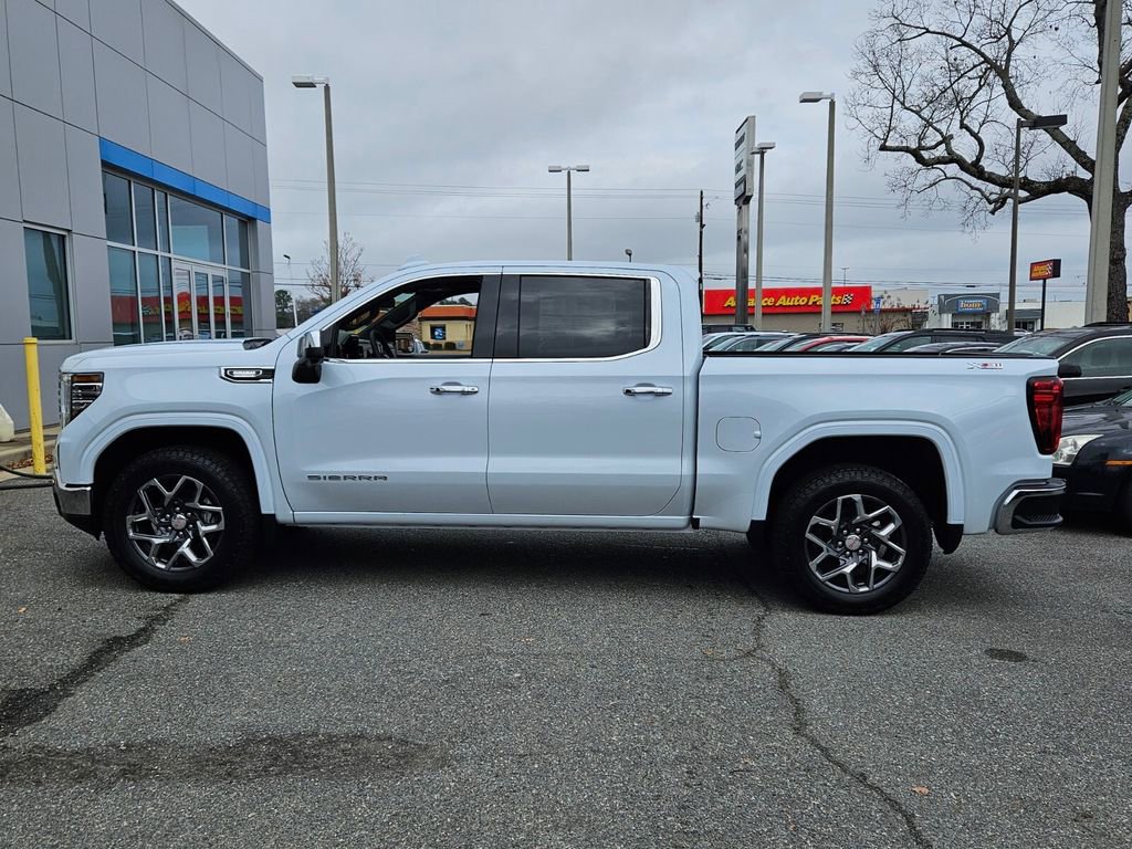 New 2026 GMC Sierra 1500 SLT image 2