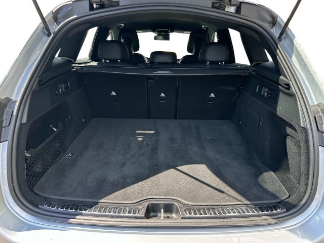 Used 2025 Mercedes-Benz GLC 300 4MATIC image 9