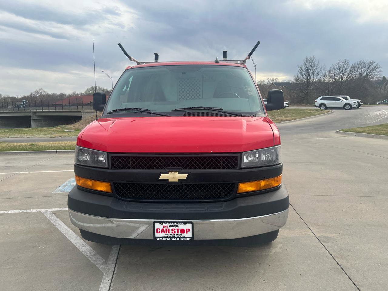 Used 2020 Chevrolet Express 3500 w/ Driver Convenience Package RWD image 3