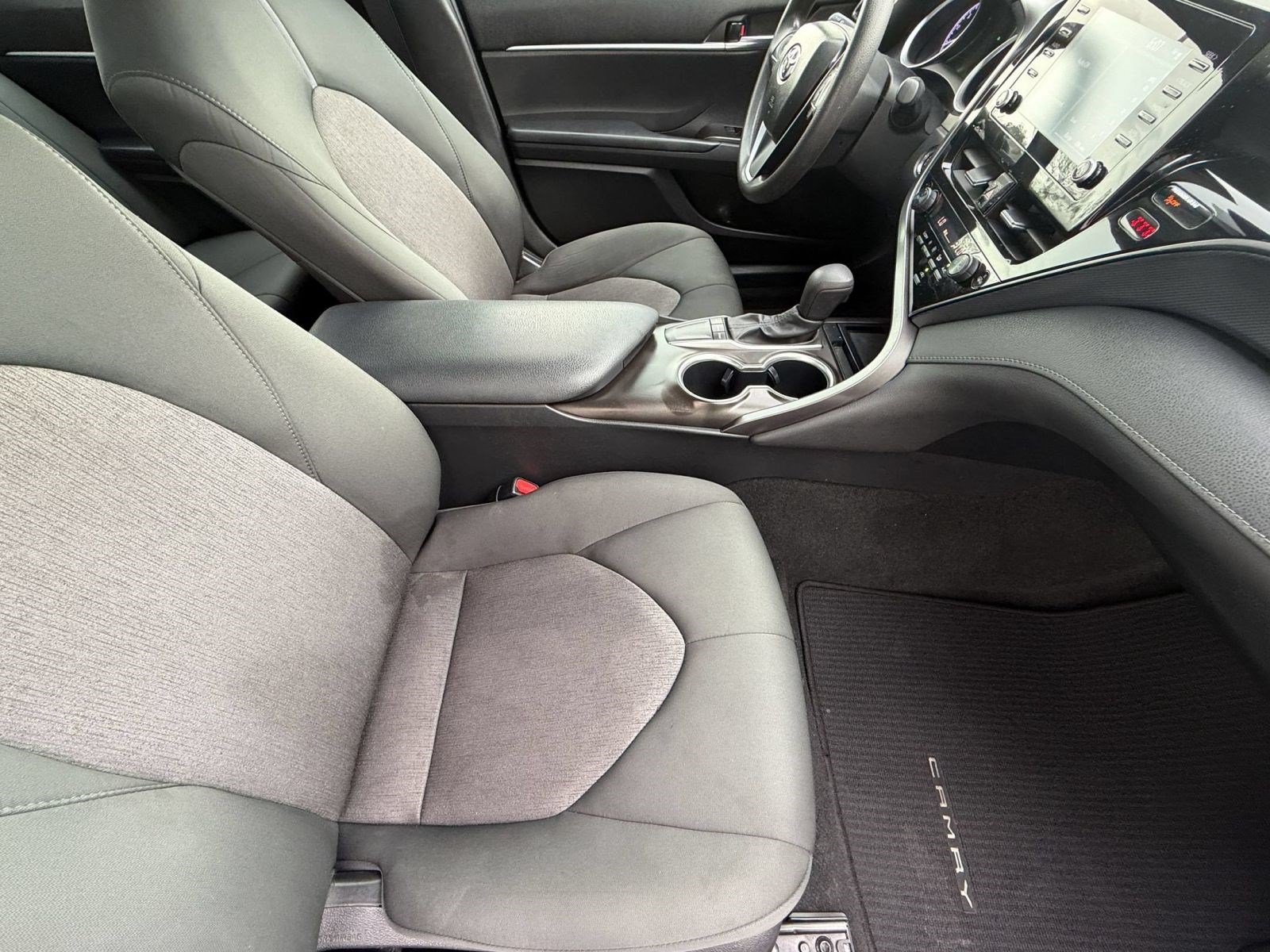 Used 2023 Toyota Camry LE w/ Convenience Package FWD image 28