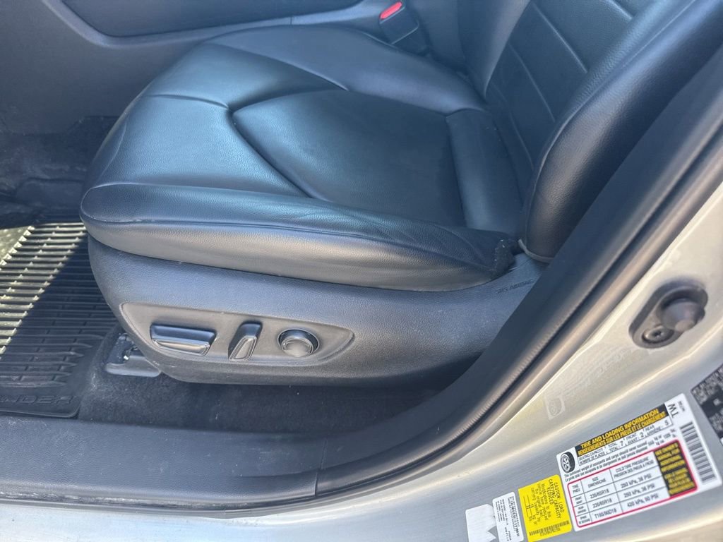 Used 2023 Toyota Highlander XLE AWD/4WD image 19