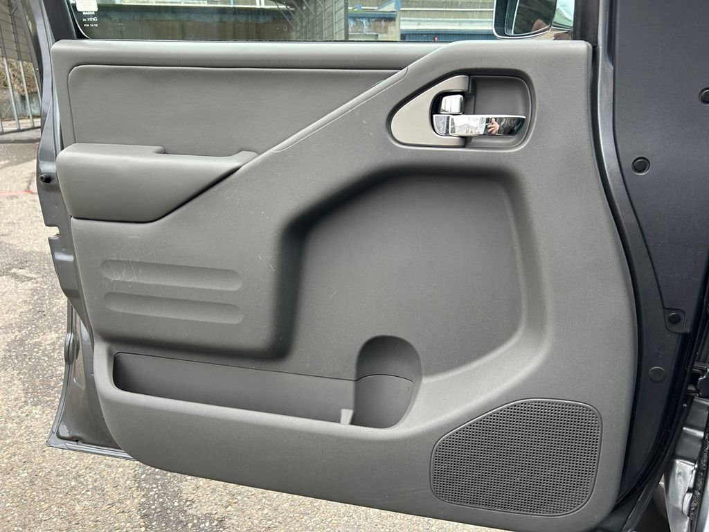 Used 2017 Nissan Frontier SL image 22