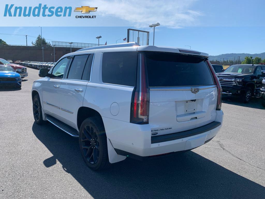 Used 2017 Cadillac Escalade Luxury AWD/4WD image 5