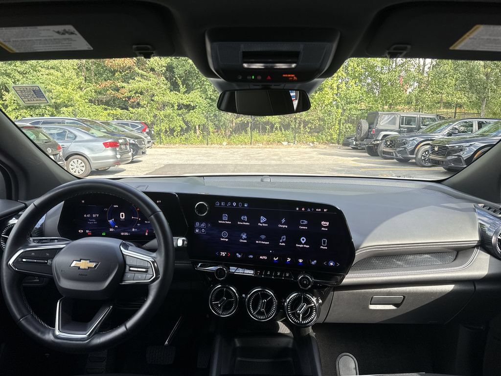 Used 2025 Chevrolet Blazer EV LT AWD/4WD image 21