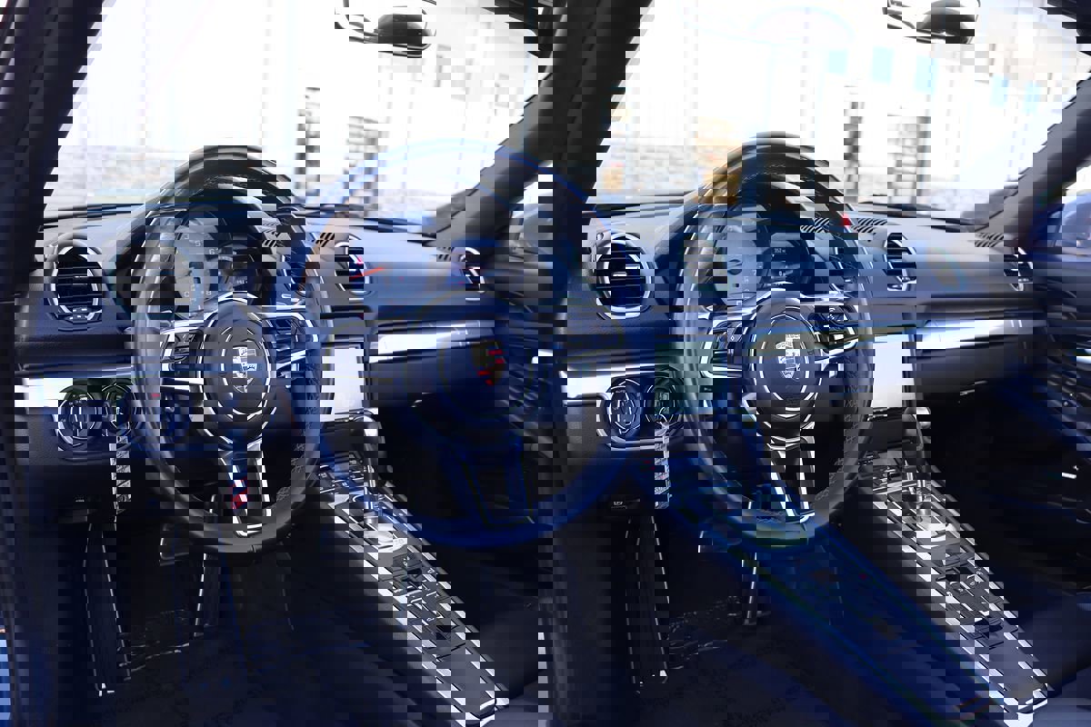 Used 2017 Porsche 718 Boxster S image 13