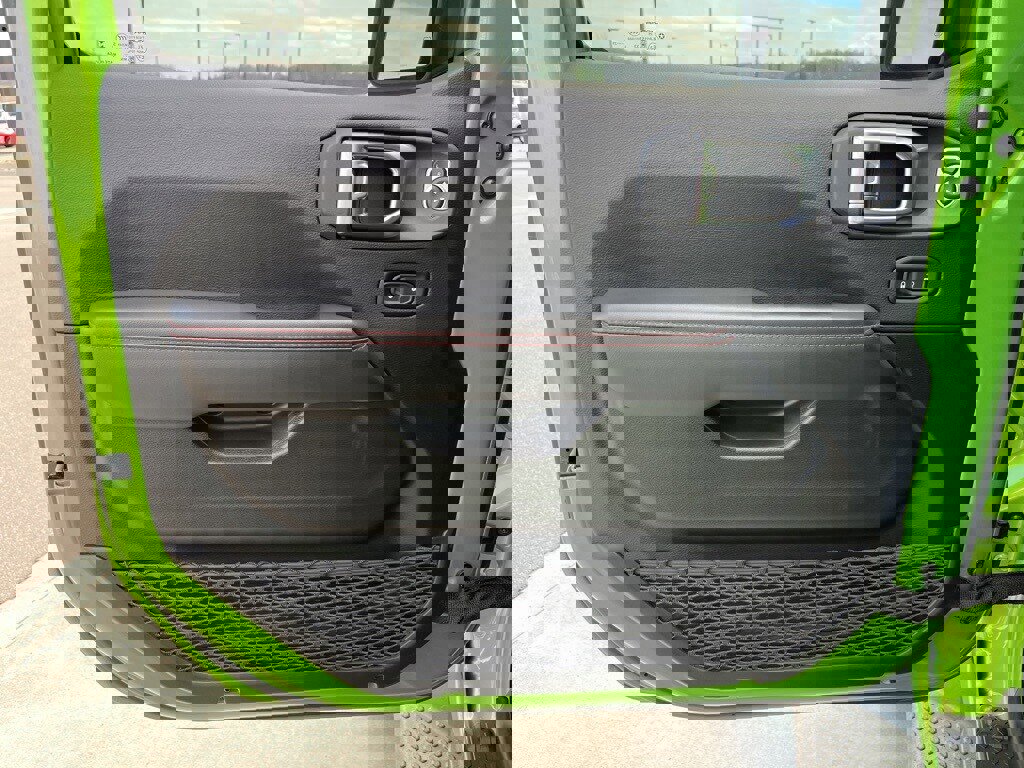 Used 2025 Jeep Wrangler Unlimited Rubicon image 5