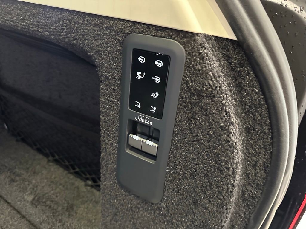 New 2025 Land Rover Range Rover Autobiography AWD/4WD image 15