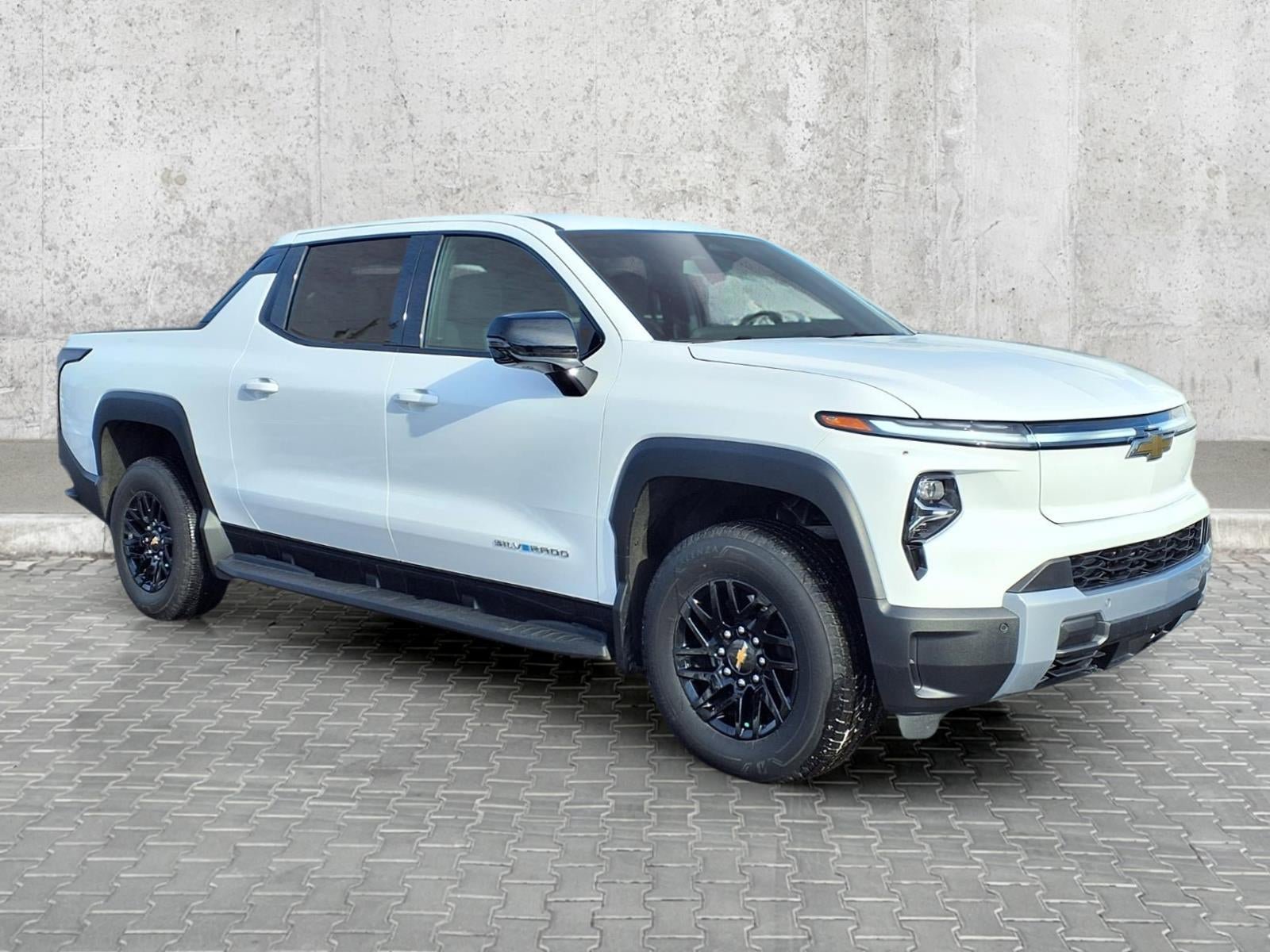 New 2025 Chevrolet Silverado EV LT AWD/4WD image 2