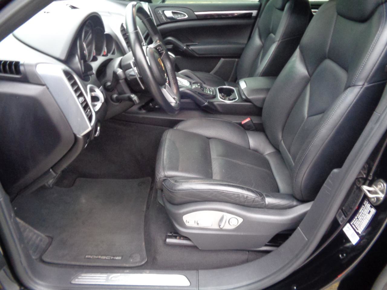 Used 2016 Porsche Cayenne AWD 4dr Platinum Edition image 21
