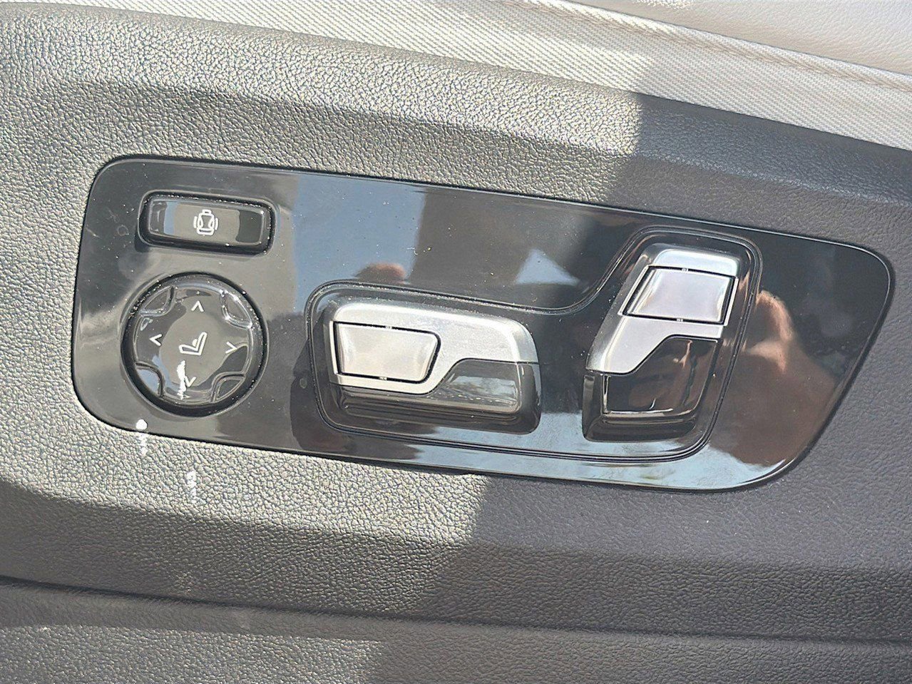 Used 2025 BMW XM Label Red image 26