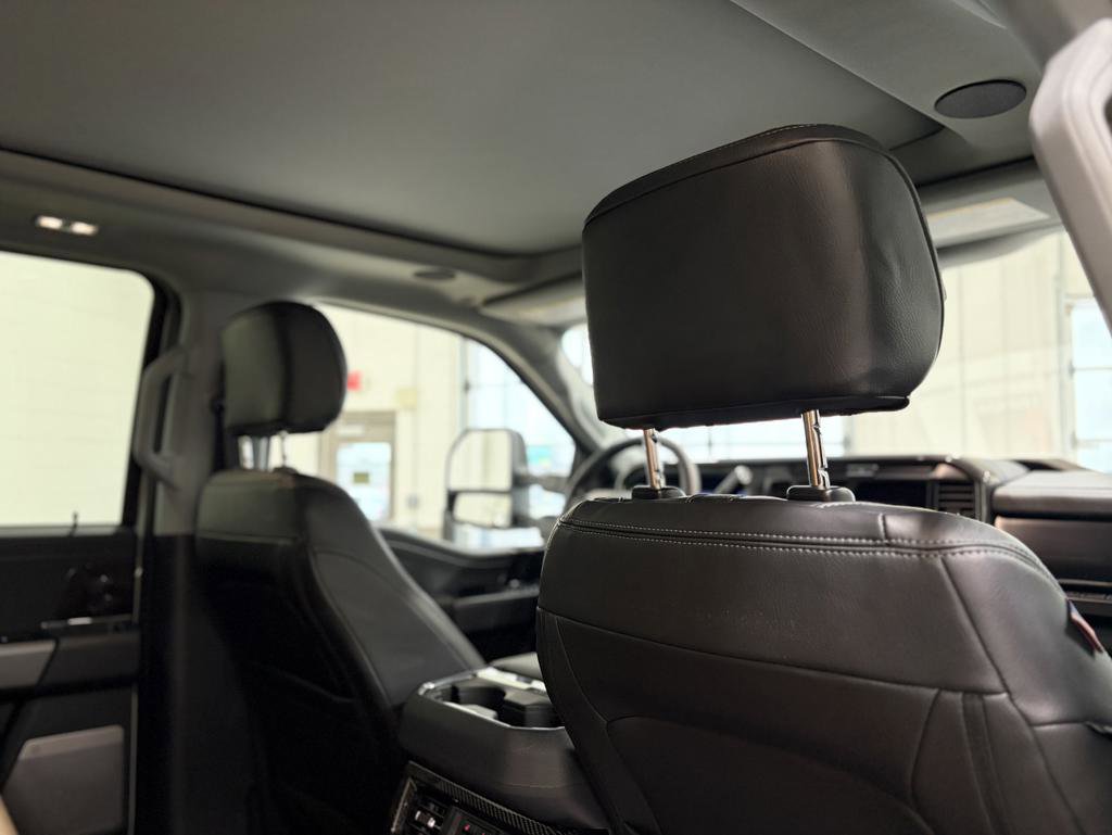 New 2026 Ford F250 Lariat w/ Black Appearance Package image 24