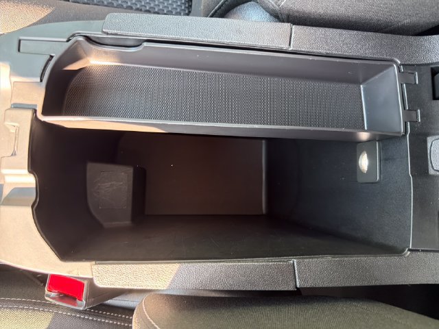 Used 2024 GMC Terrain SLE FWD image 25