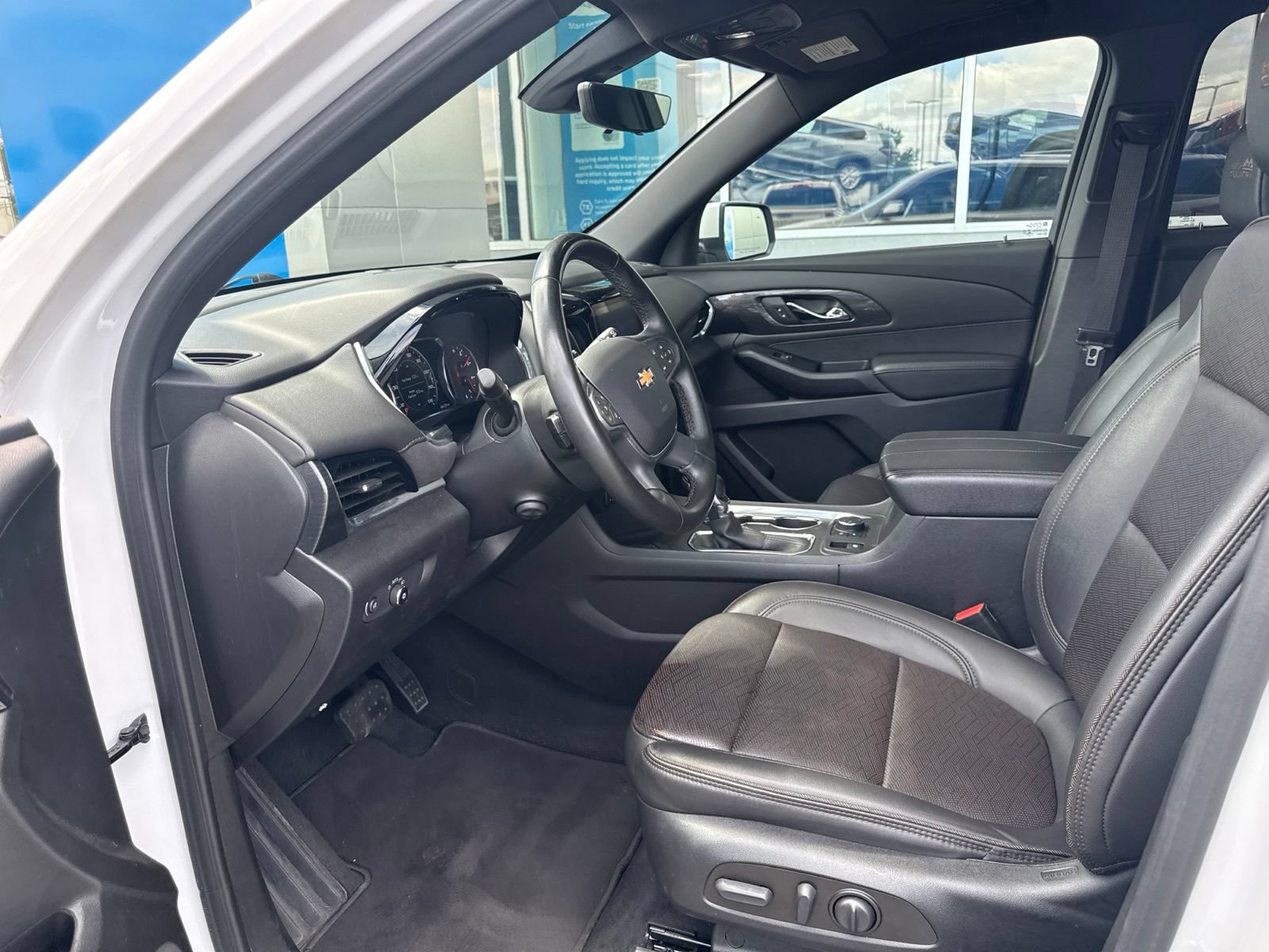 Used 2023 Chevrolet Traverse High Country AWD/4WD image 21