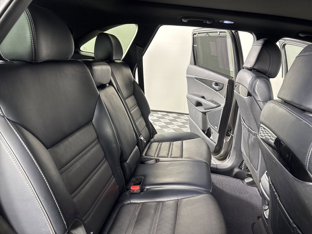 Used 2017 Kia Sorento SX image 39