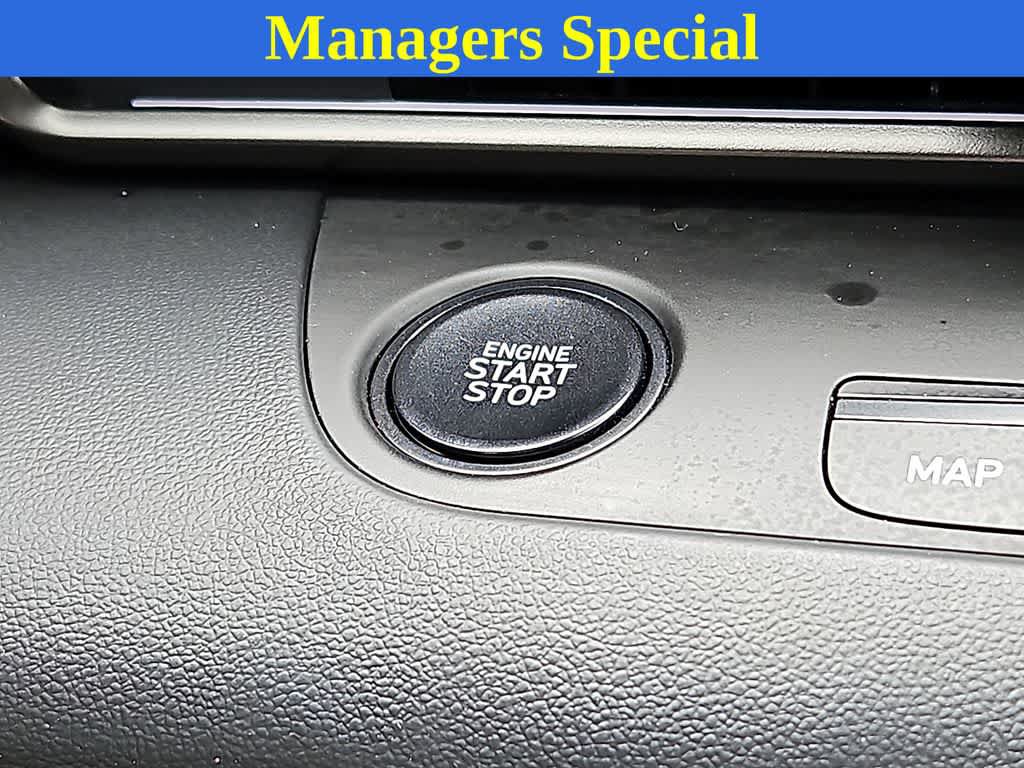 Certified 2025 Hyundai Elantra SEL FWD image 22
