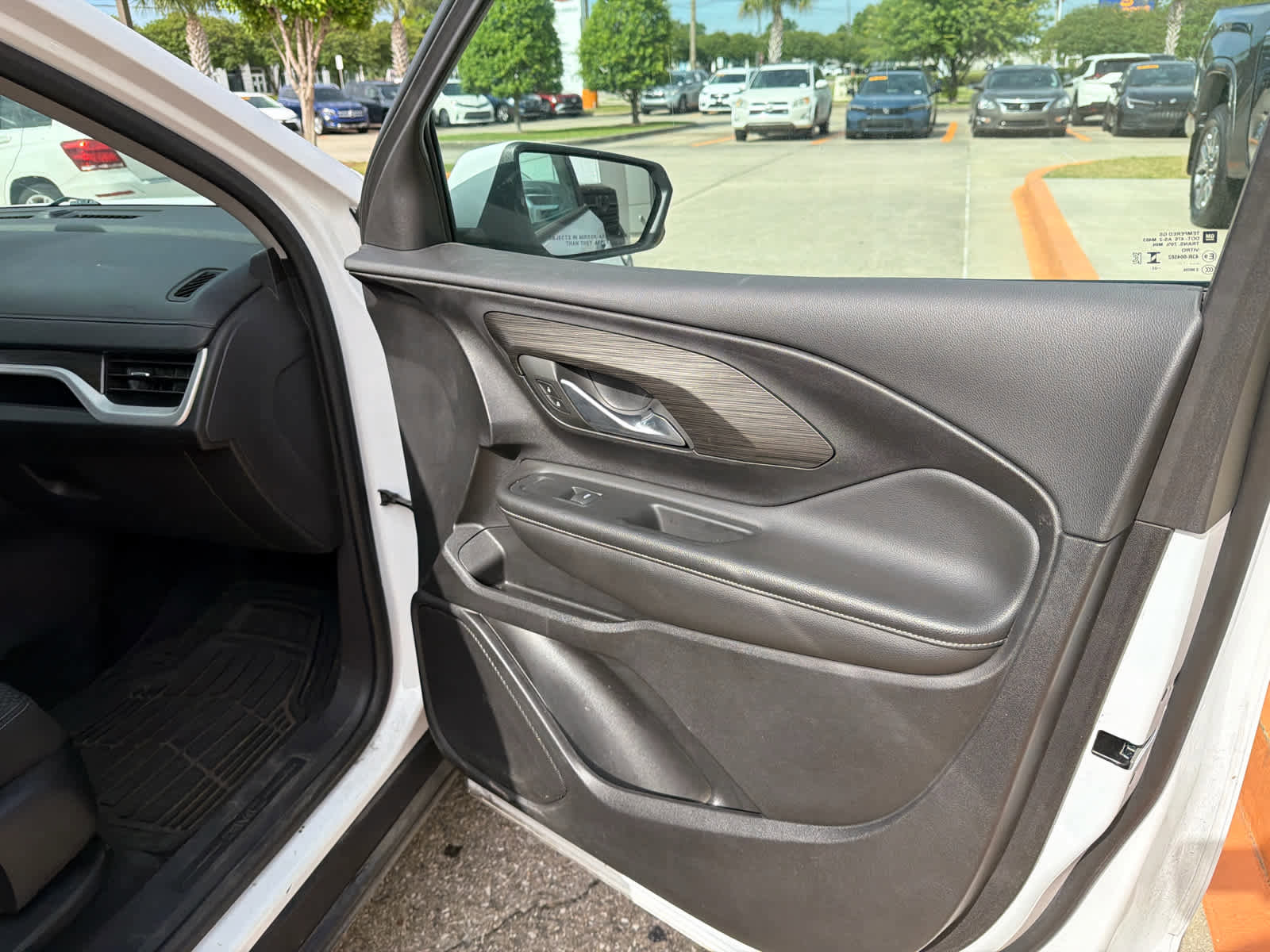 Used 2024 GMC Terrain SLE FWD image 41