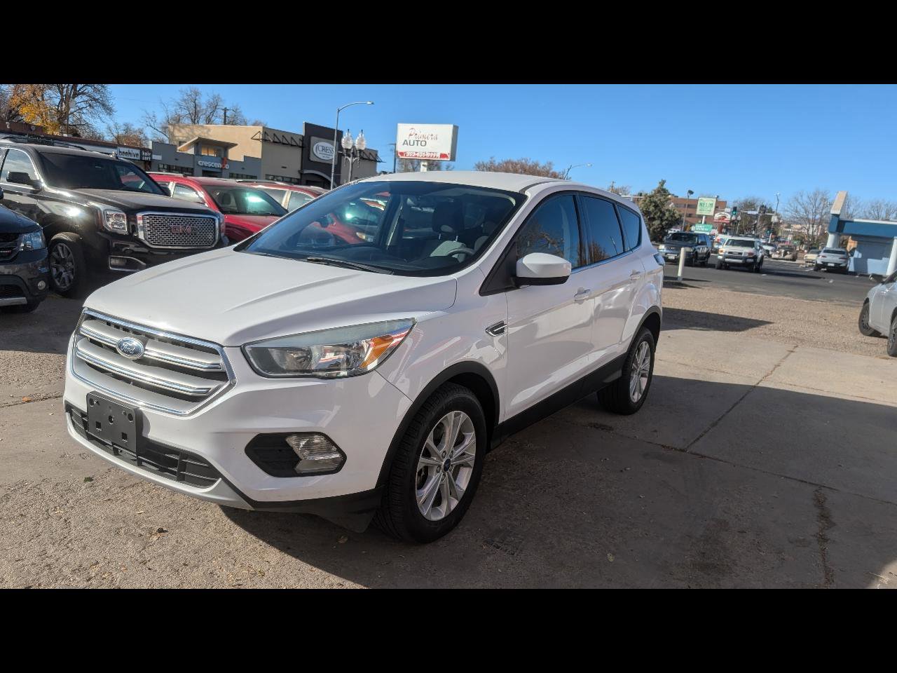 Used 2017 Ford Escape SE image 1
