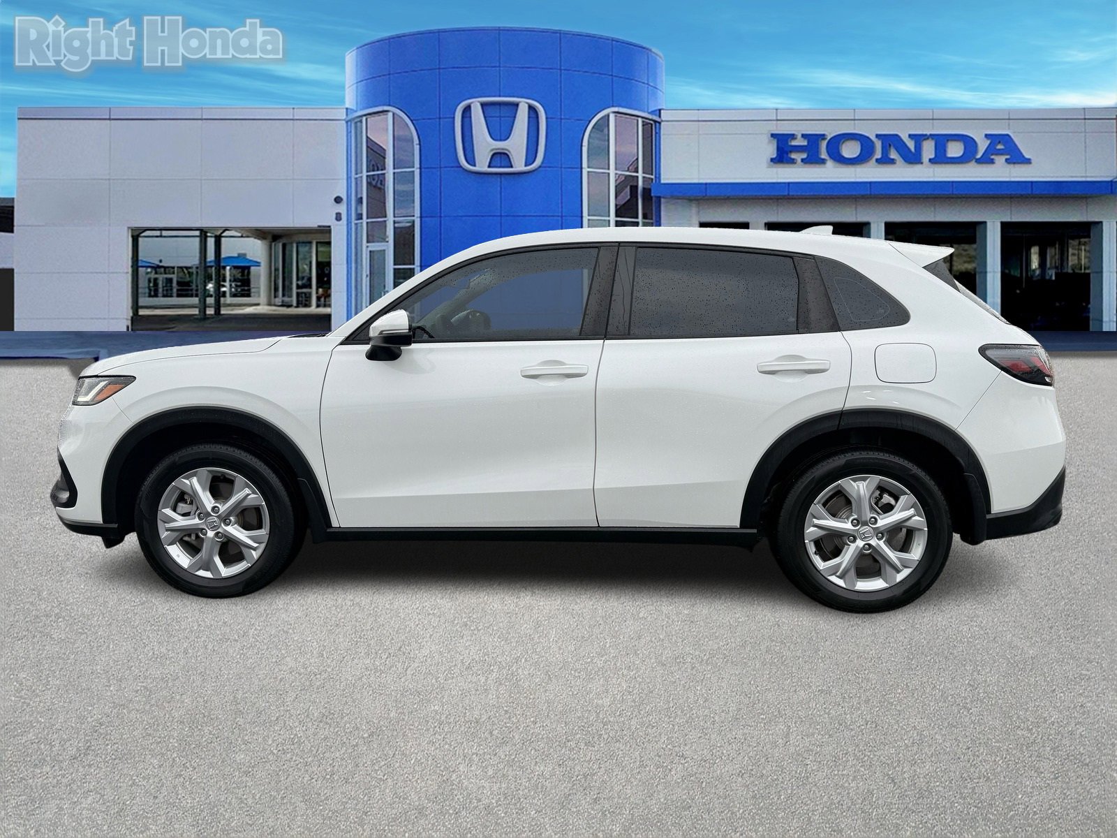 Used 2023 Honda HR-V LX image 3