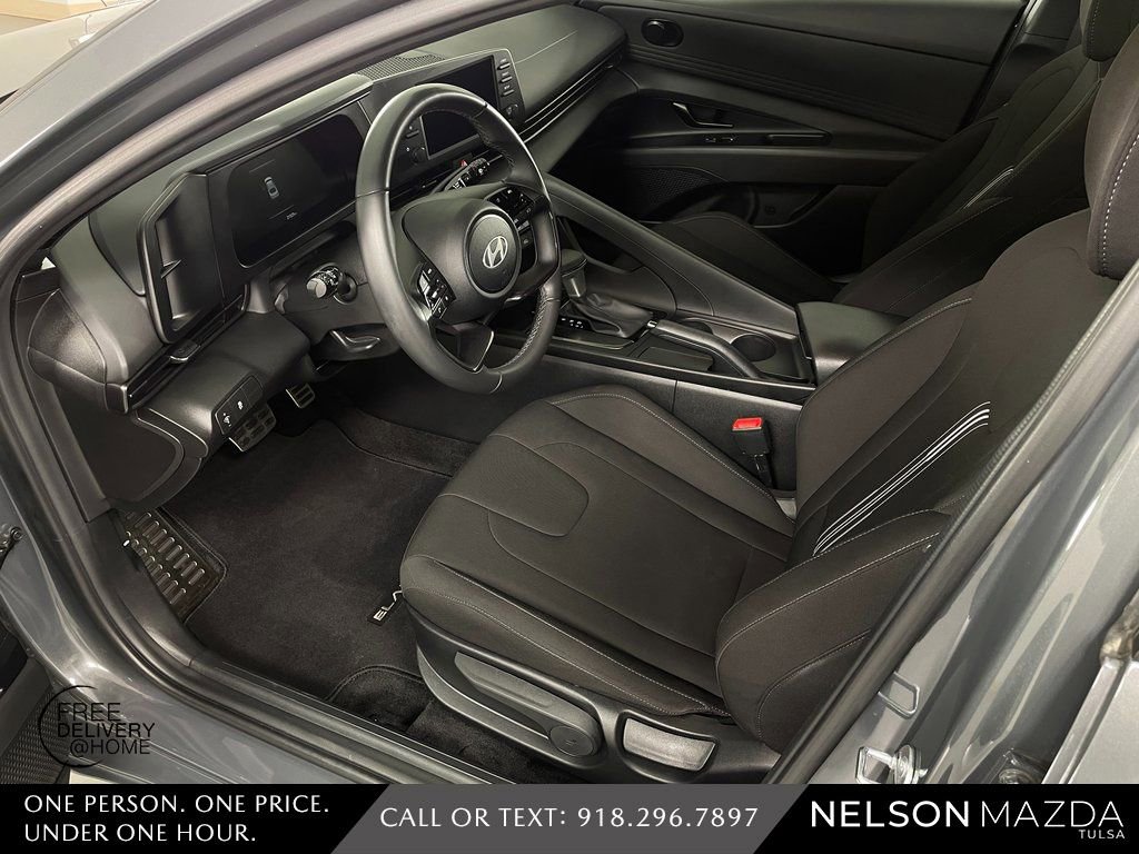 Used 2025 Hyundai Elantra Sport FWD image 16