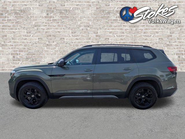 Certified 2025 Volkswagen Atlas Peak Edition SE AWD/4WD image 8