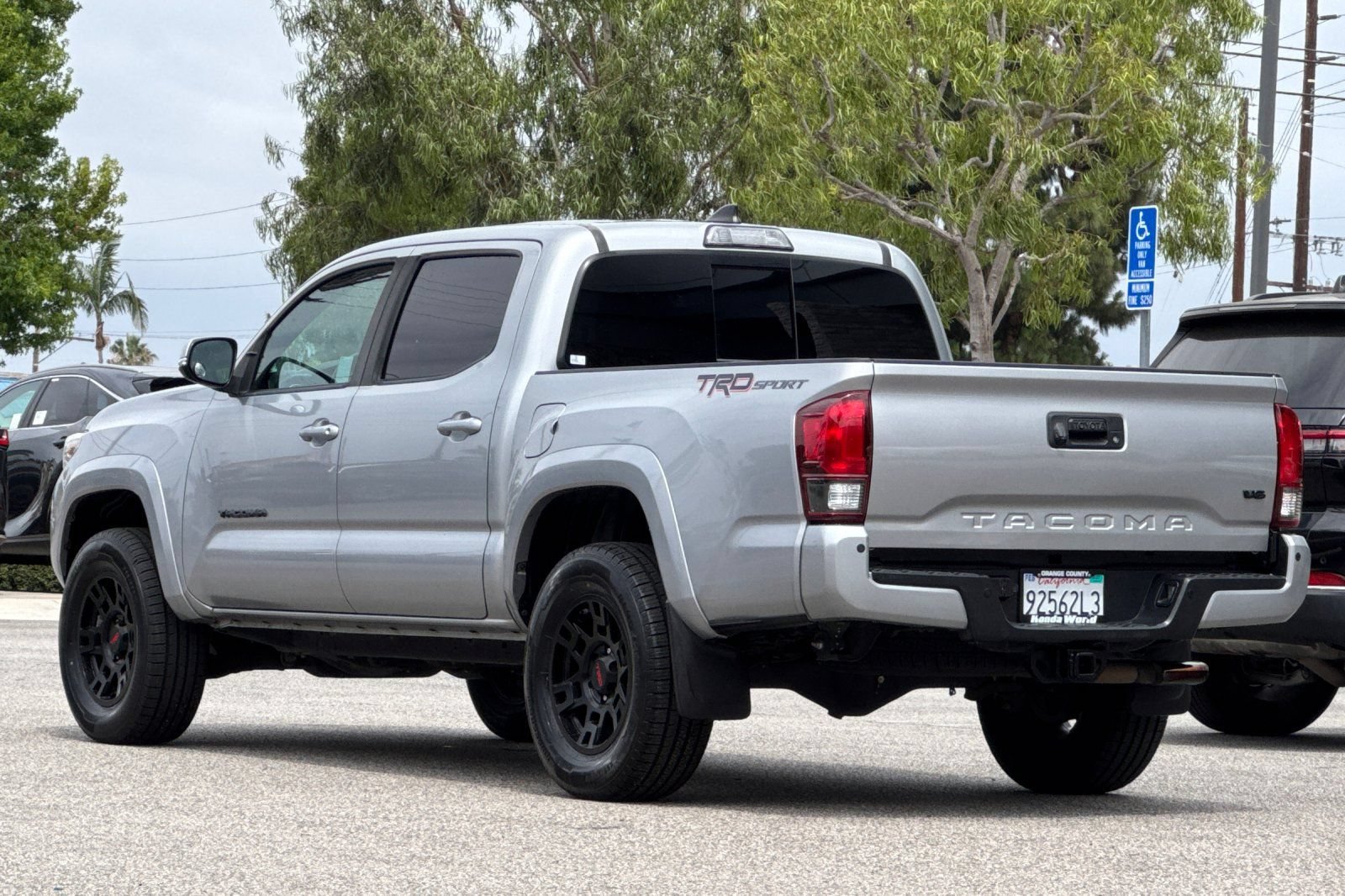 Used 2019 Toyota Tacoma TRD Sport w/ Technology Package RWD image 6