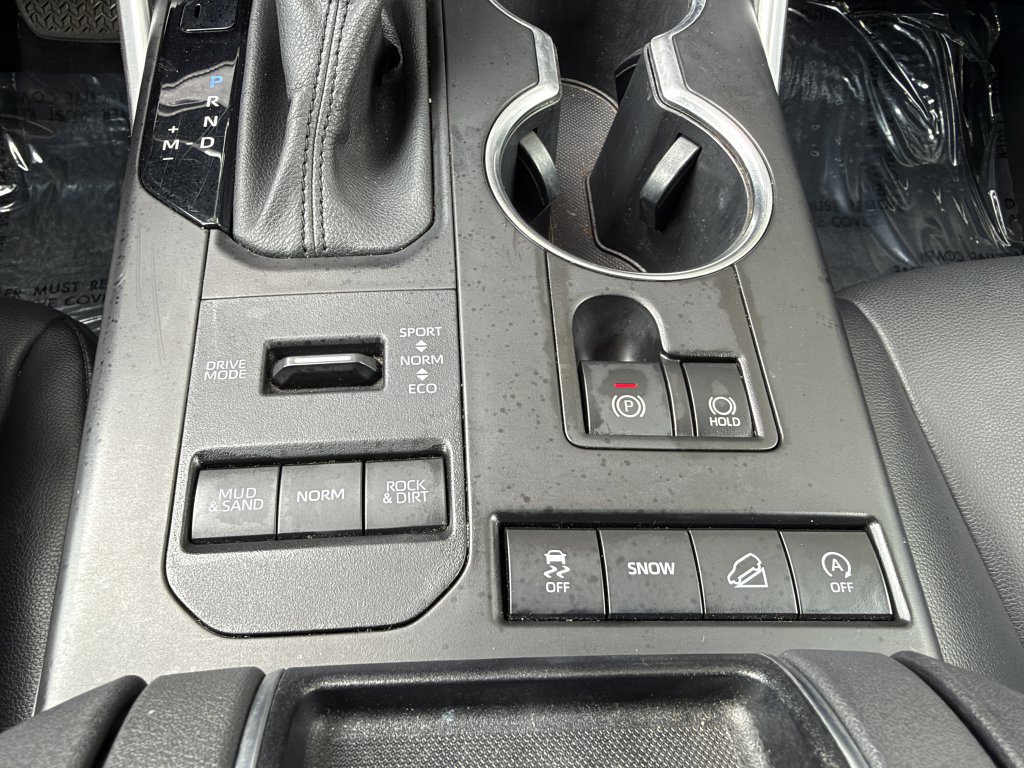 Used 2021 Toyota Highlander XLE AWD/4WD image 20
