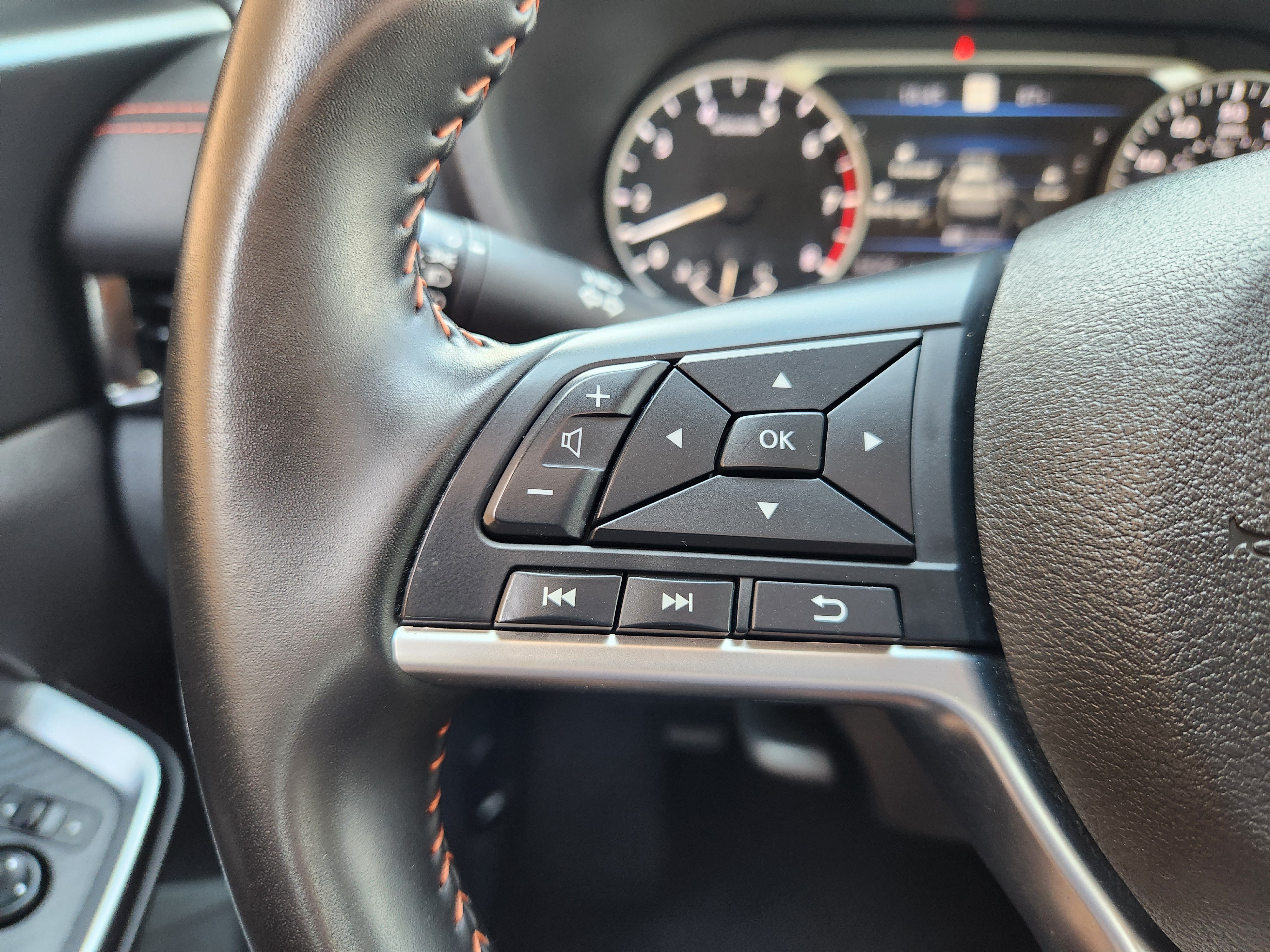 Used 2025 Nissan Sentra SR FWD image 30