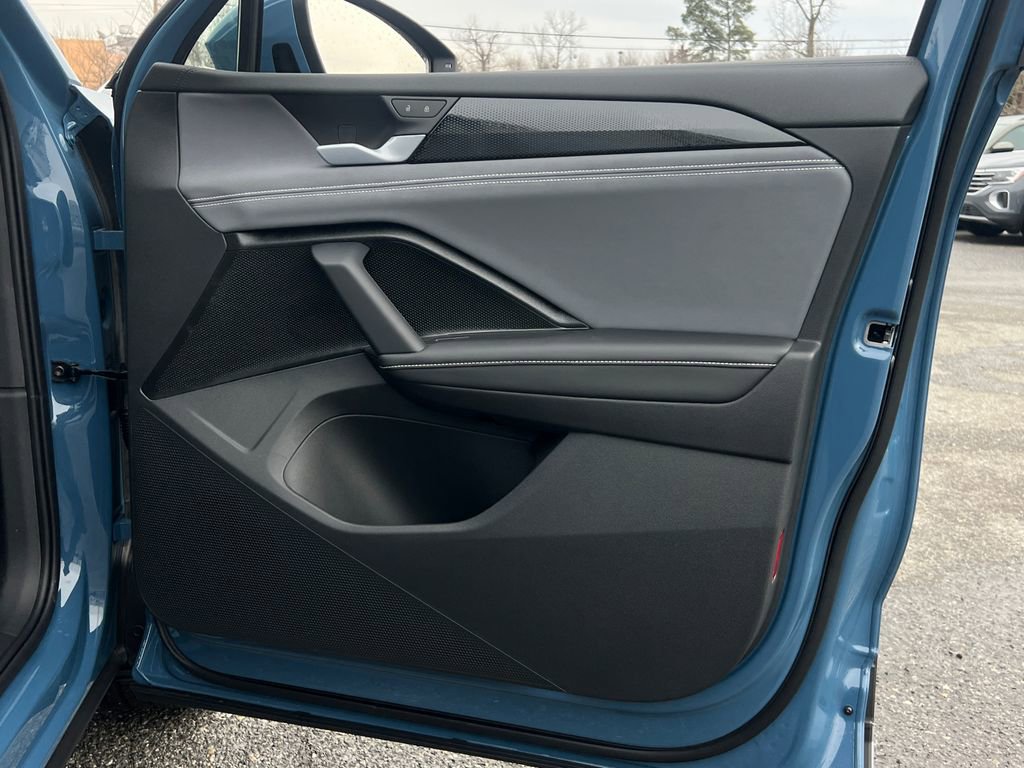 New 2026 Volkswagen Tiguan SE AWD/4WD image 8