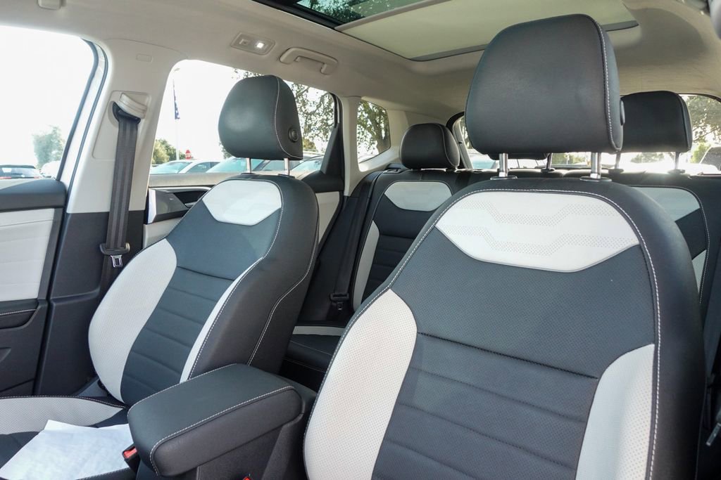 Certified 2025 Volkswagen Taos SEL image 24