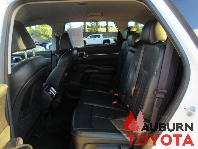Used 2024 Kia Sorento S image 21