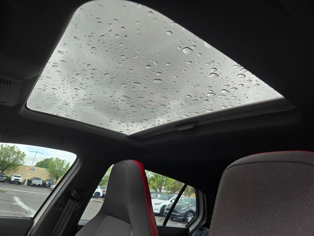 Used 2022 Volkswagen GTI SE image 19