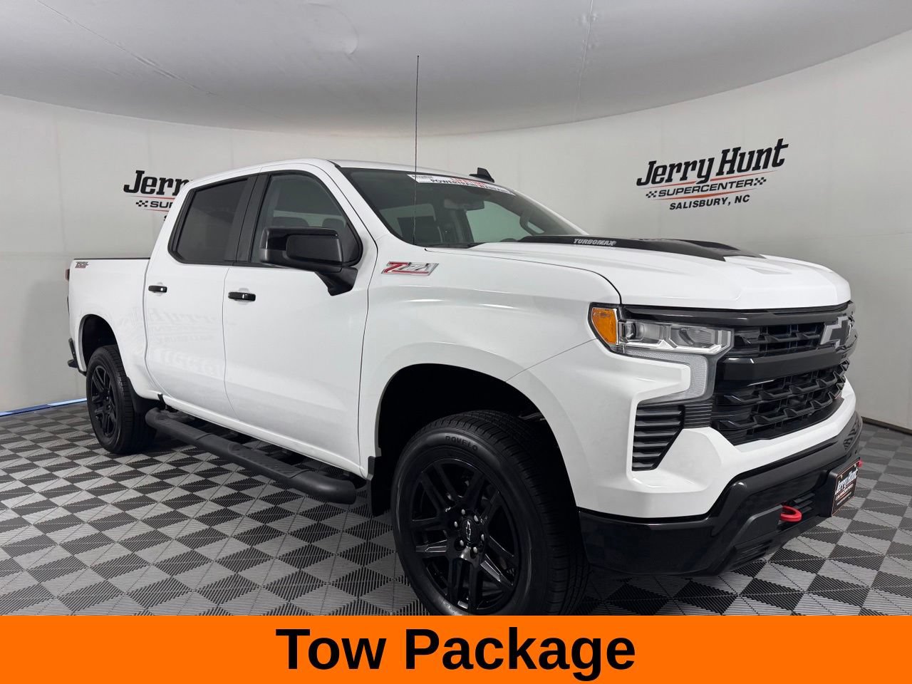 Used 2025 Chevrolet Silverado 1500 LT Trail Boss w/ Protection Package AWD/4WD image 6