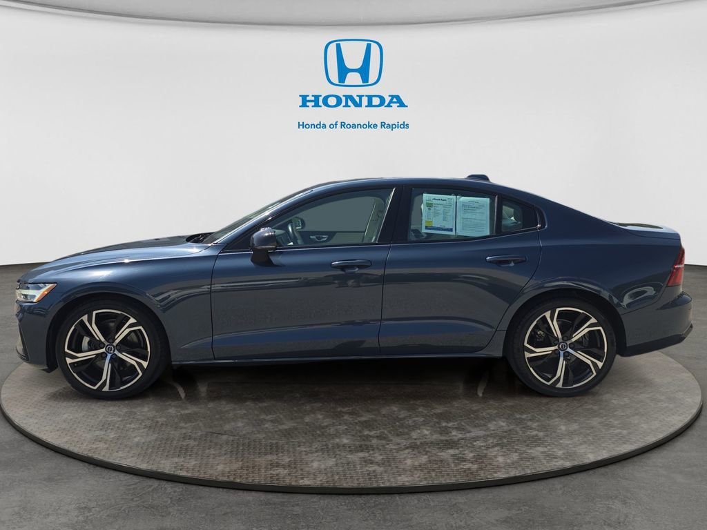 Used 2024 Volvo S60 B5 Core FWD image 2