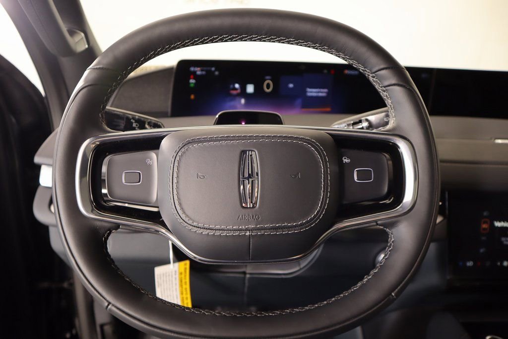 New 2025 Lincoln Navigator Reserve w/ Jet Appearance Package image 3