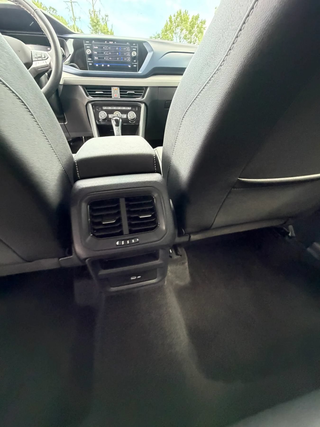 Used 2024 Volkswagen Taos SE FWD image 16