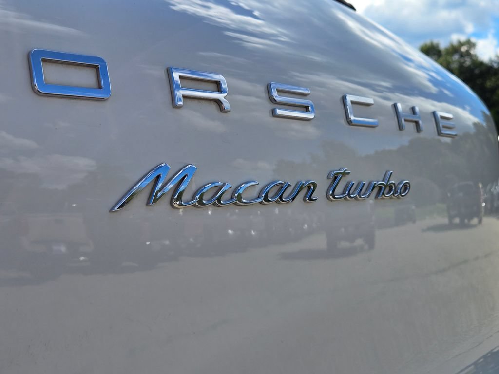 Used 2015 Porsche Macan Turbo AWD/4WD image 31