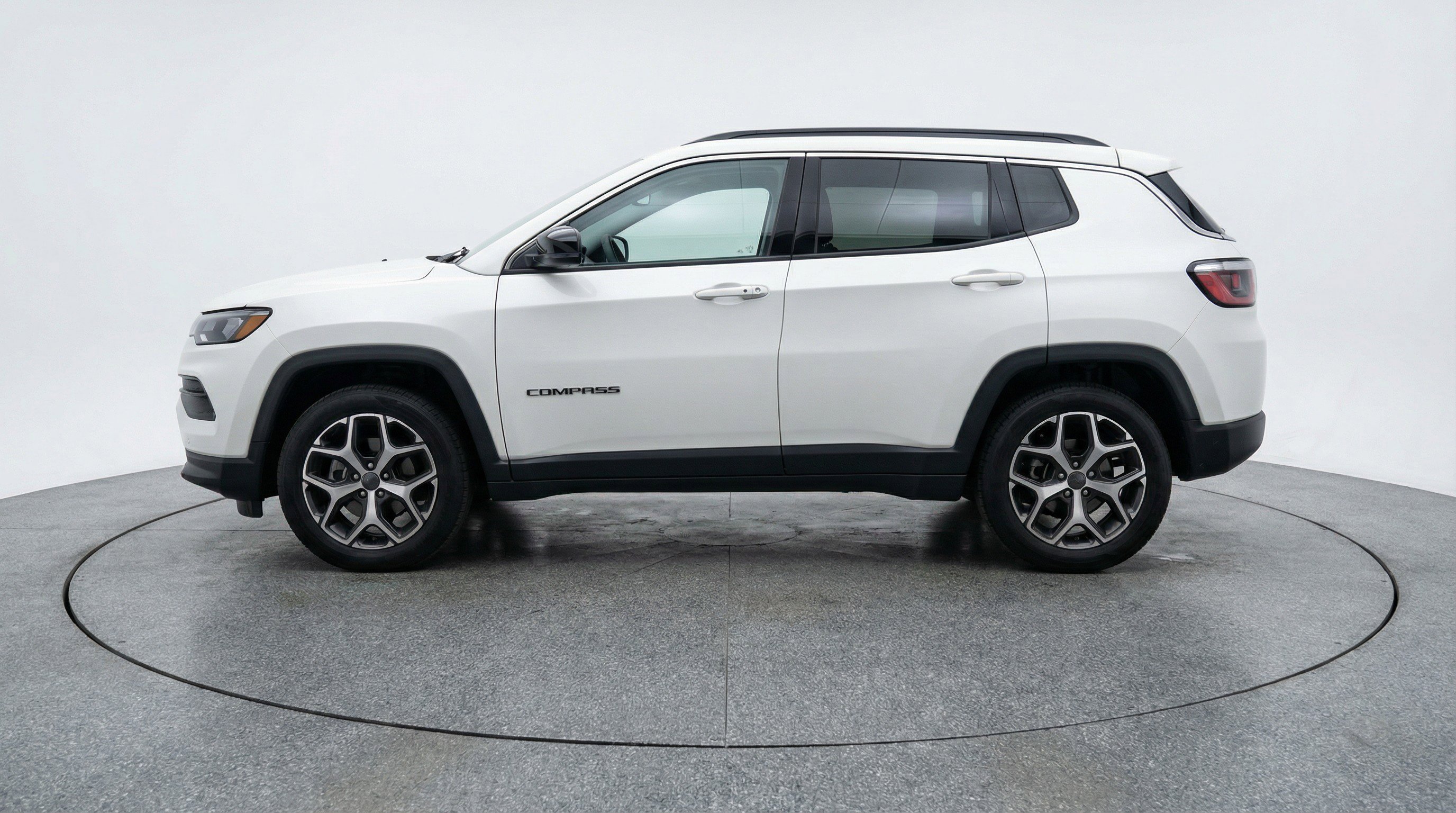 Used 2025 Jeep Compass Limited AWD/4WD image 5