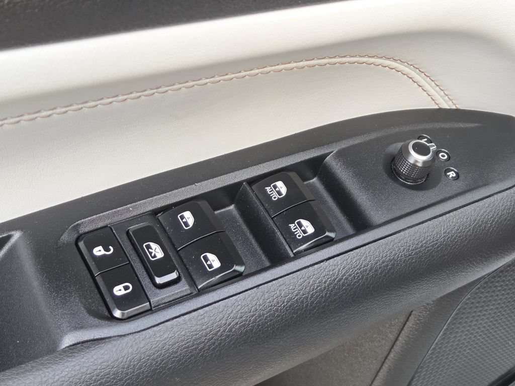 Used 2025 Jeep Compass Limited AWD/4WD image 23