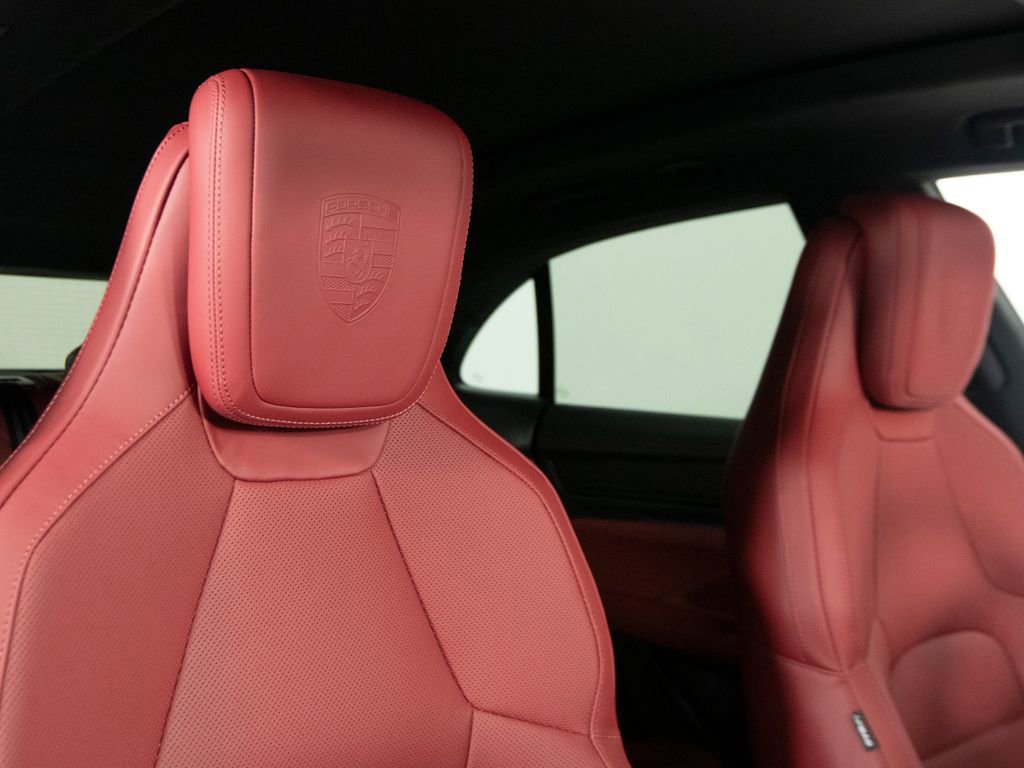 New 2026 Porsche Macan Turbo Electric image 35