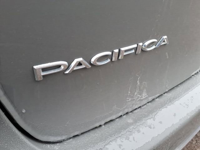 Used 2025 Chrysler Pacifica Select FWD image 13